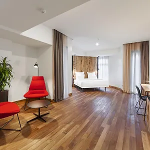 https://shotarustaveli-boutique.alltbilisihotels.com